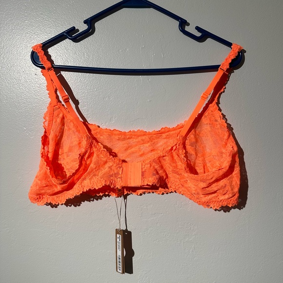 SKIMS skimpy scoop bralette - Picture 6 of 6
